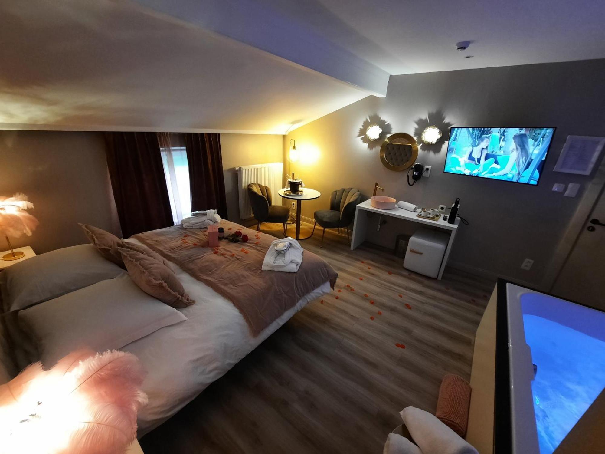 Hotel Mademoiselle Лиеж Екстериор снимка